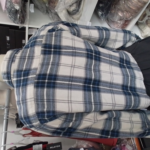 American Eagle UPCYCLED Plaid Button down Crop Top - Picture 6 of 12